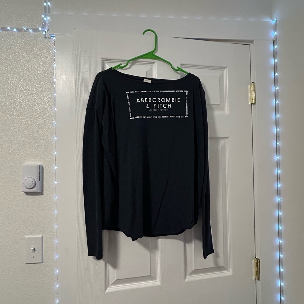 COPY - dark grey long sleeve. Great condition. Abercrombie and Fitch. Medium.